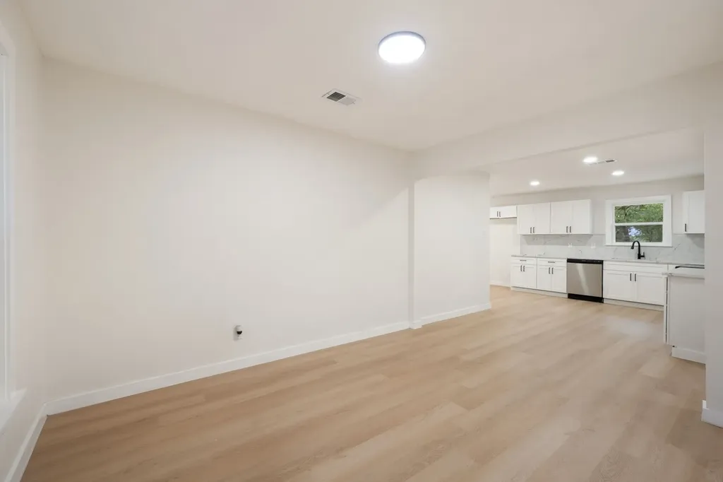2805 Sarah Jane Lane Fort Worth TX 76119