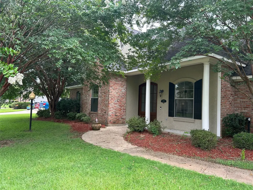 423 Hidden Oaks Circle Shreveport LA 71106