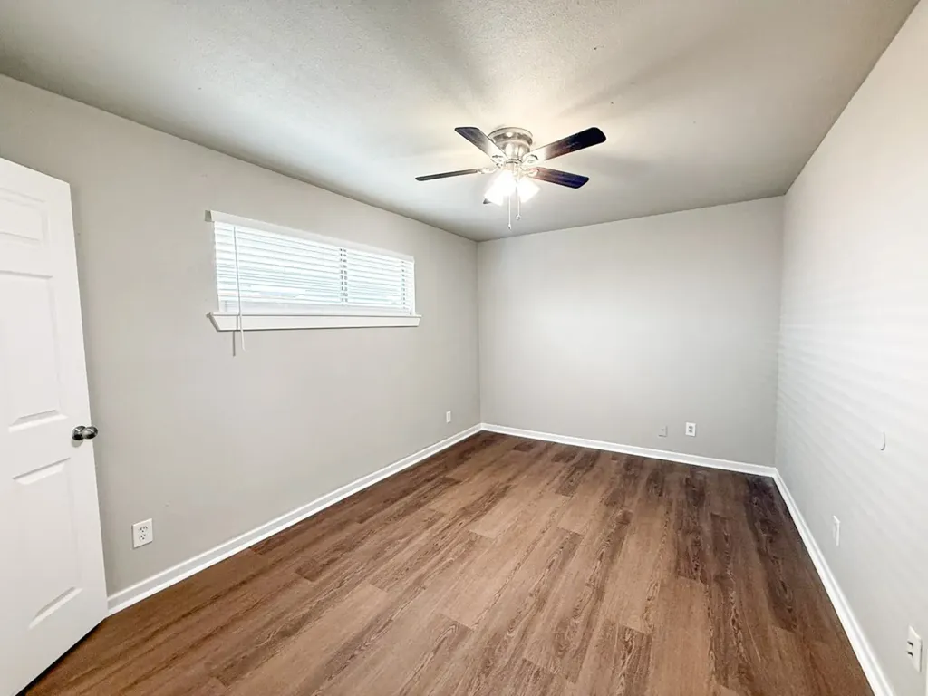 808 Blaylock Drive Dallas TX 75203