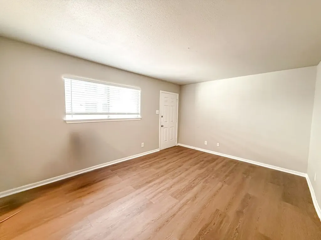 808 Blaylock Drive Dallas TX 75203