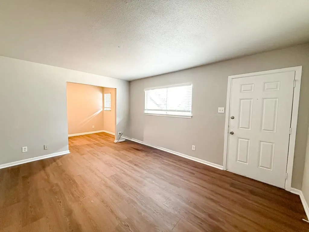 808 Blaylock Drive Dallas TX 75203