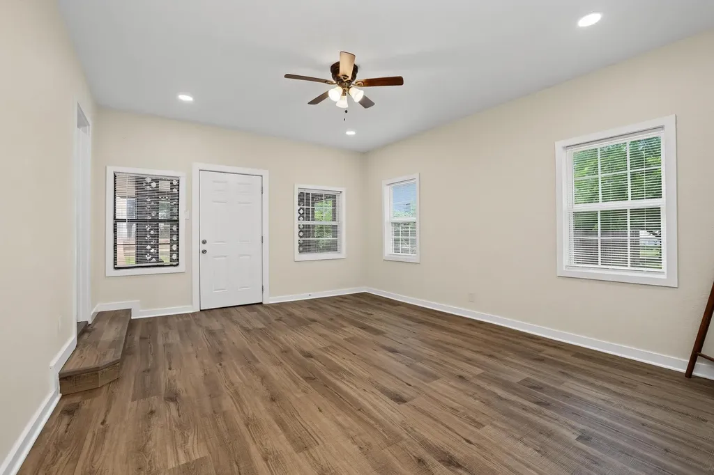 1320 W Morton Street Denison TX 75020