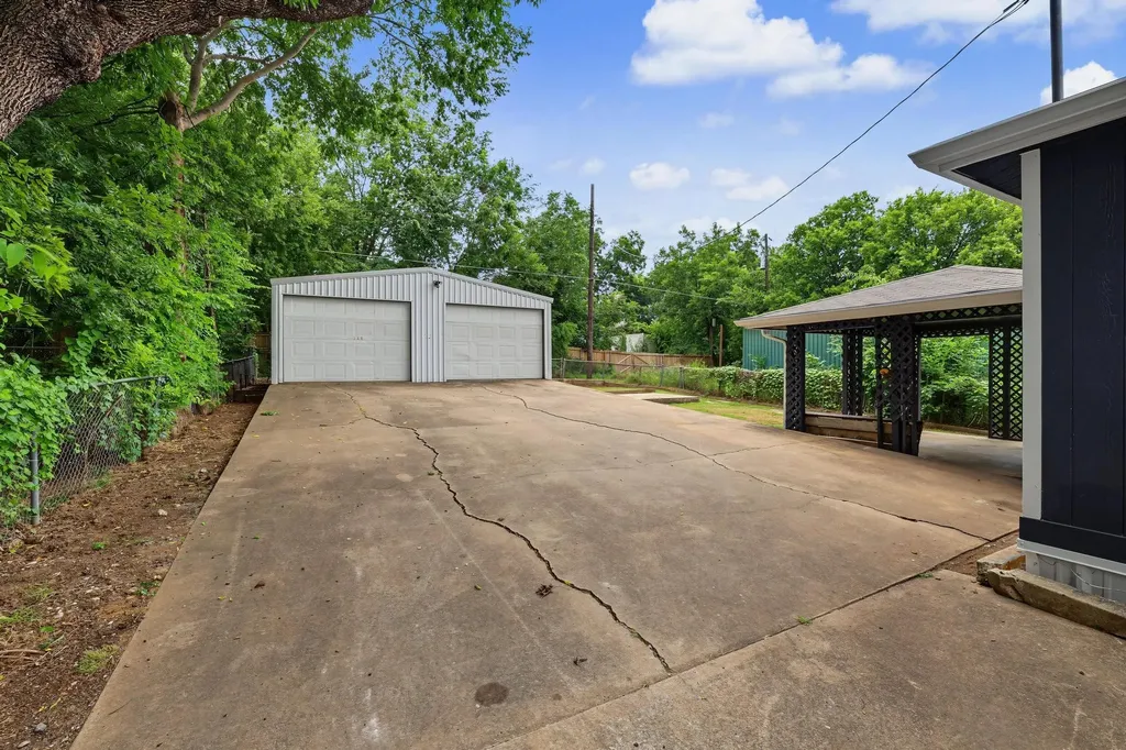 1320 W Morton Street Denison TX 75020