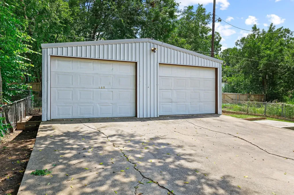 1320 W Morton Street Denison TX 75020