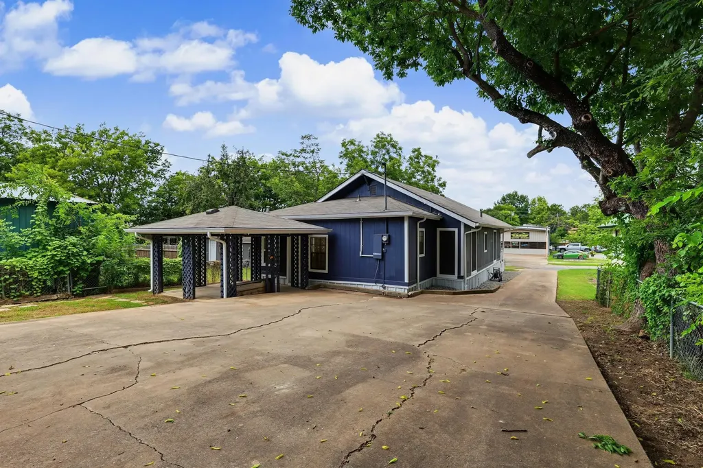1320 W Morton Street Denison TX 75020