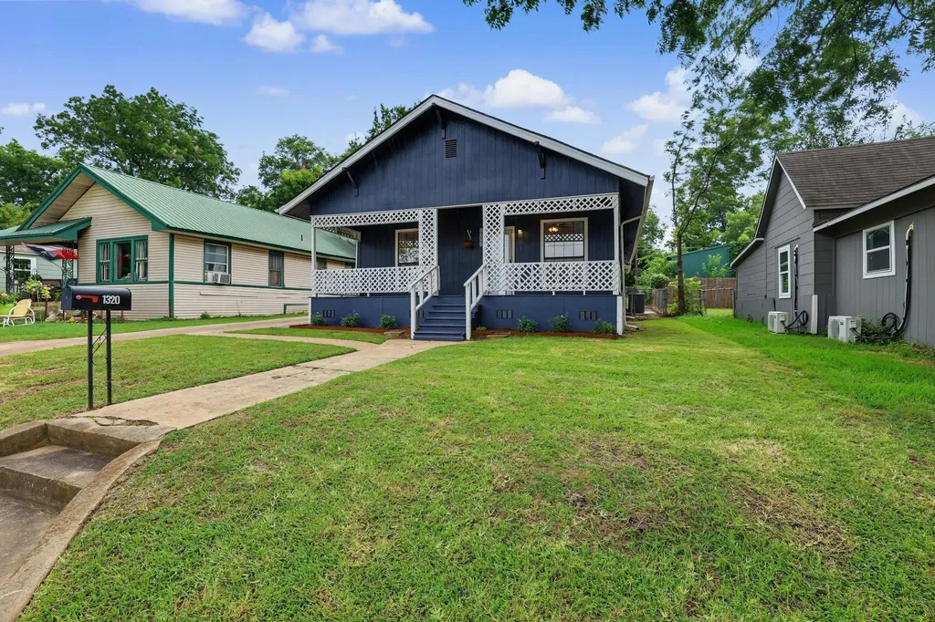 1320 W Morton Street Denison TX 75020