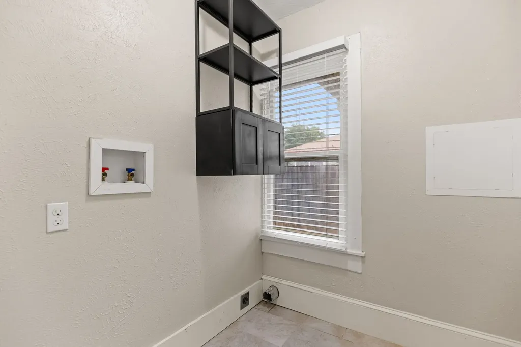 515 W 6th Street Mcgregor TX 76657