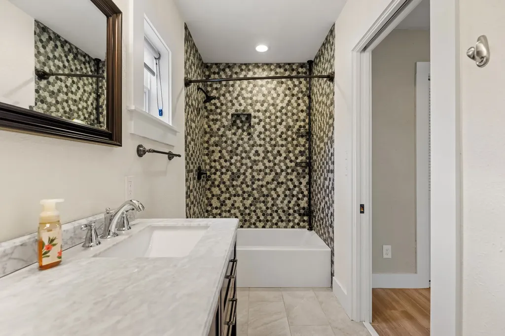 515 W 6th Street Mcgregor TX 76657