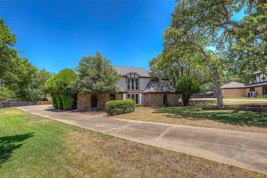 307 Oakmont Drive Trophy Club TX 76262