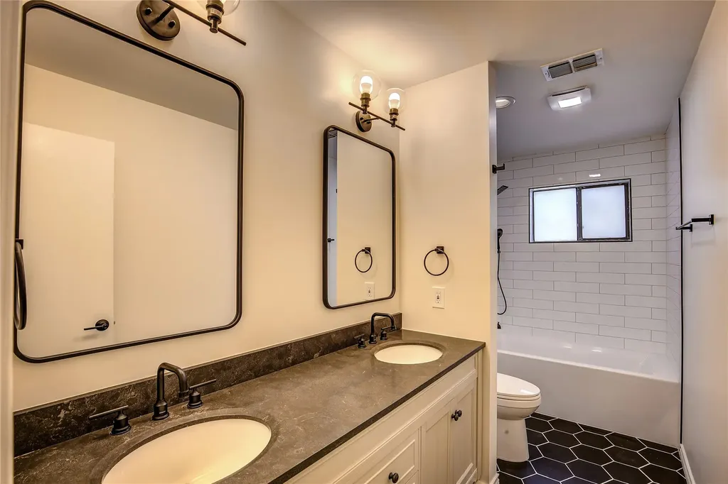 307 Oakmont Drive Trophy Club TX 76262