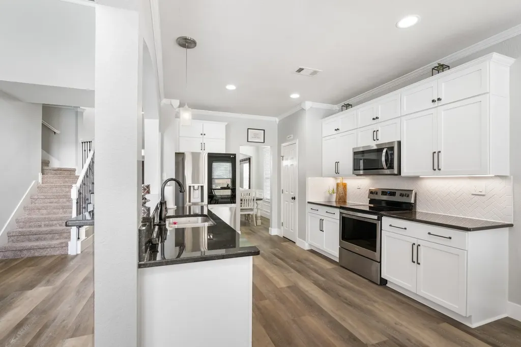 2959 Masters Court S Burleson TX 76028