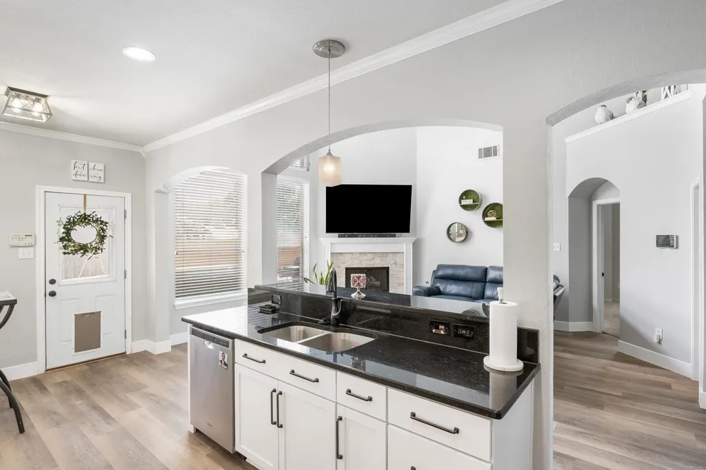 2959 Masters Court S Burleson TX 76028