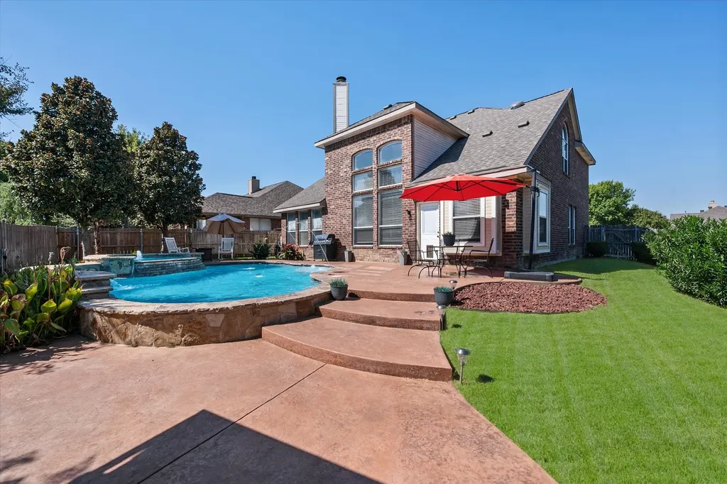 2959 Masters Court S Burleson TX 76028