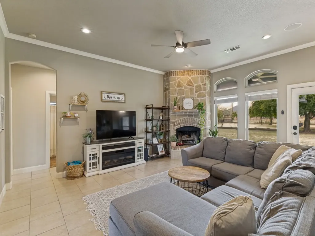 5584 Justine Place Fort Worth TX 76126