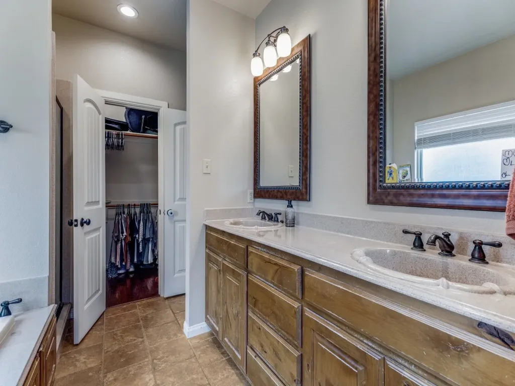 5584 Justine Place Fort Worth TX 76126