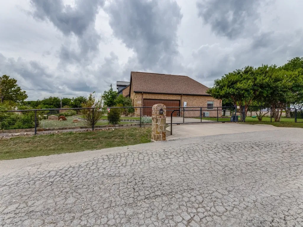 5584 Justine Place Fort Worth TX 76126