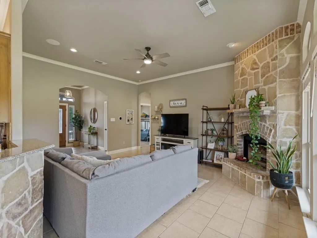 5584 Justine Place Fort Worth TX 76126