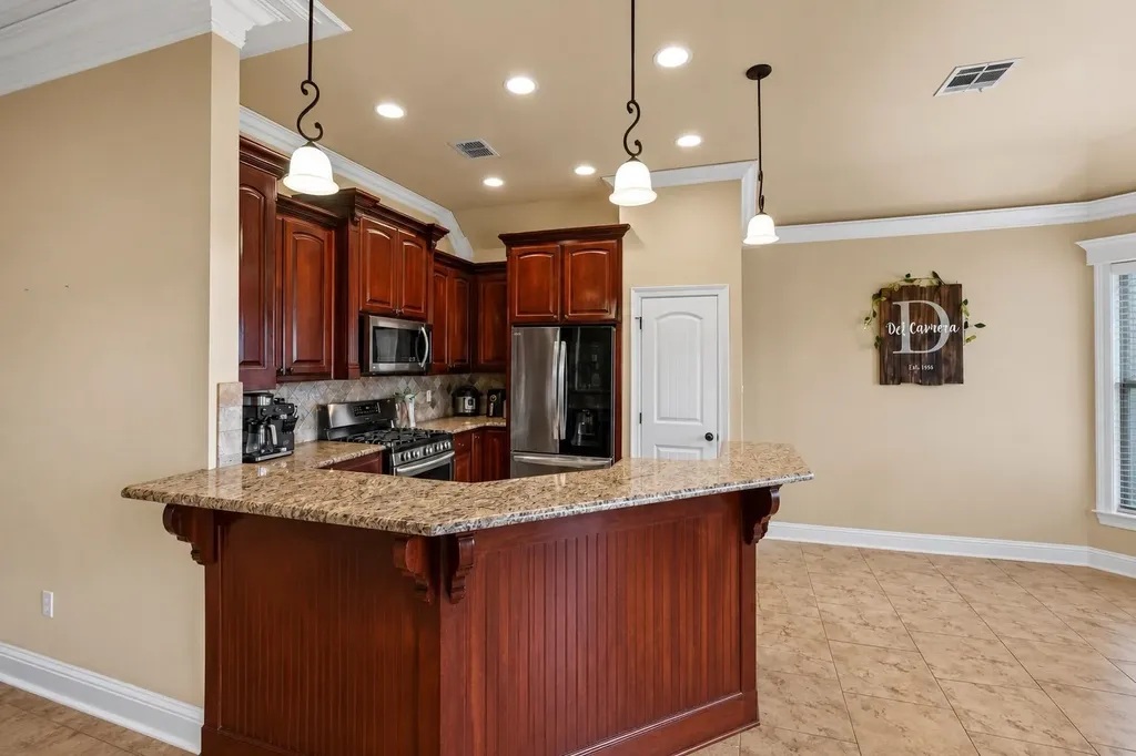 337 Wood Springs Haughton LA 71037