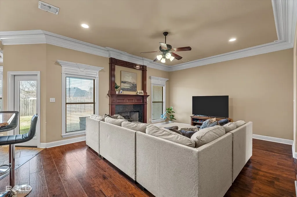 337 Wood Springs Haughton LA 71037