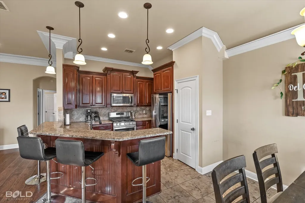 337 Wood Springs Haughton LA 71037