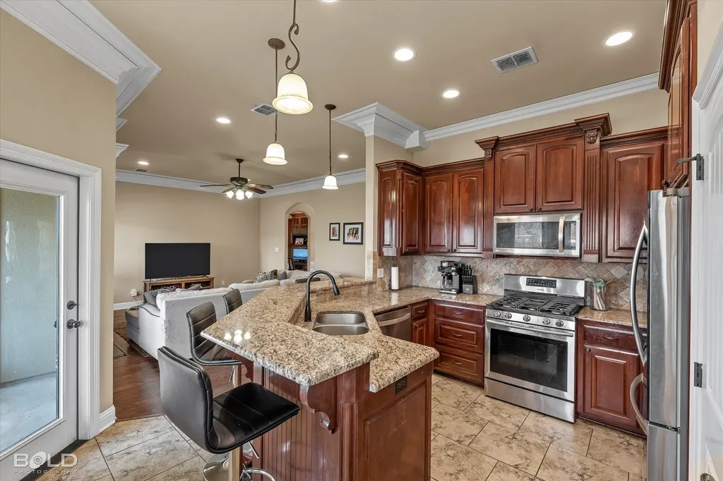 337 Wood Springs Haughton LA 71037