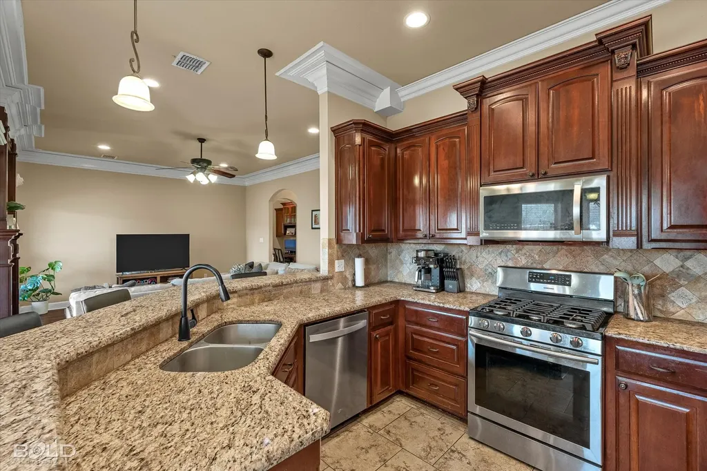 337 Wood Springs Haughton LA 71037