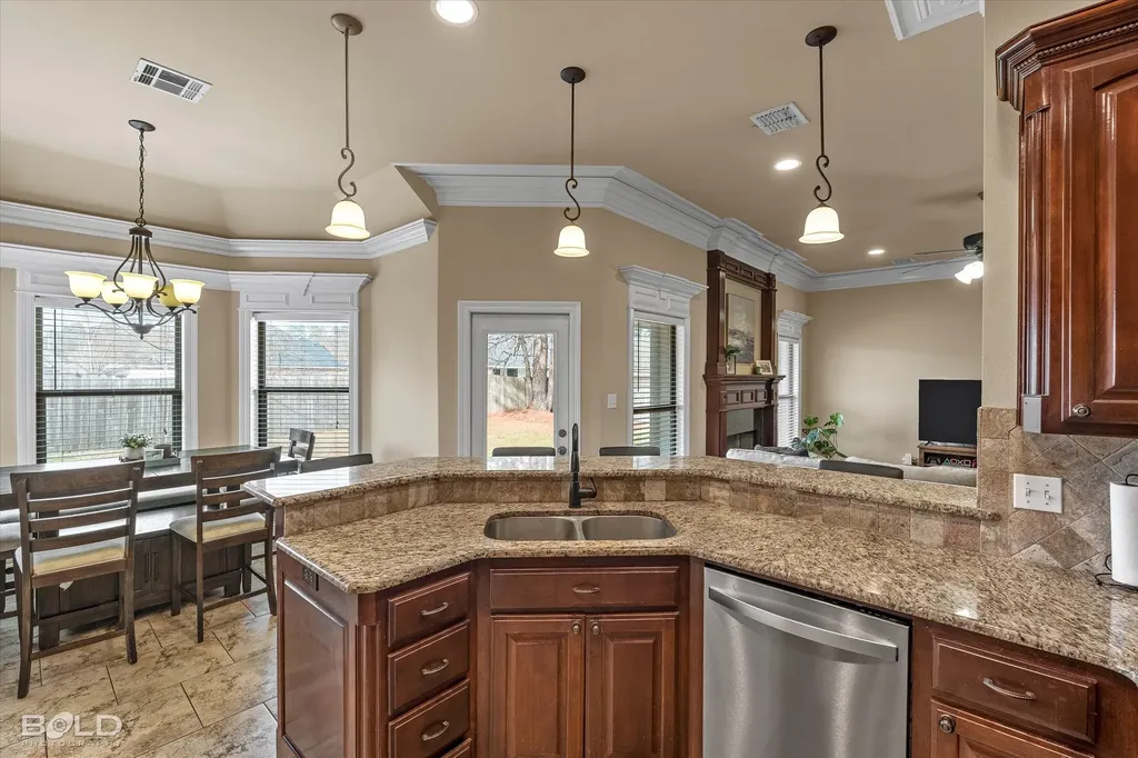 337 Wood Springs Haughton LA 71037