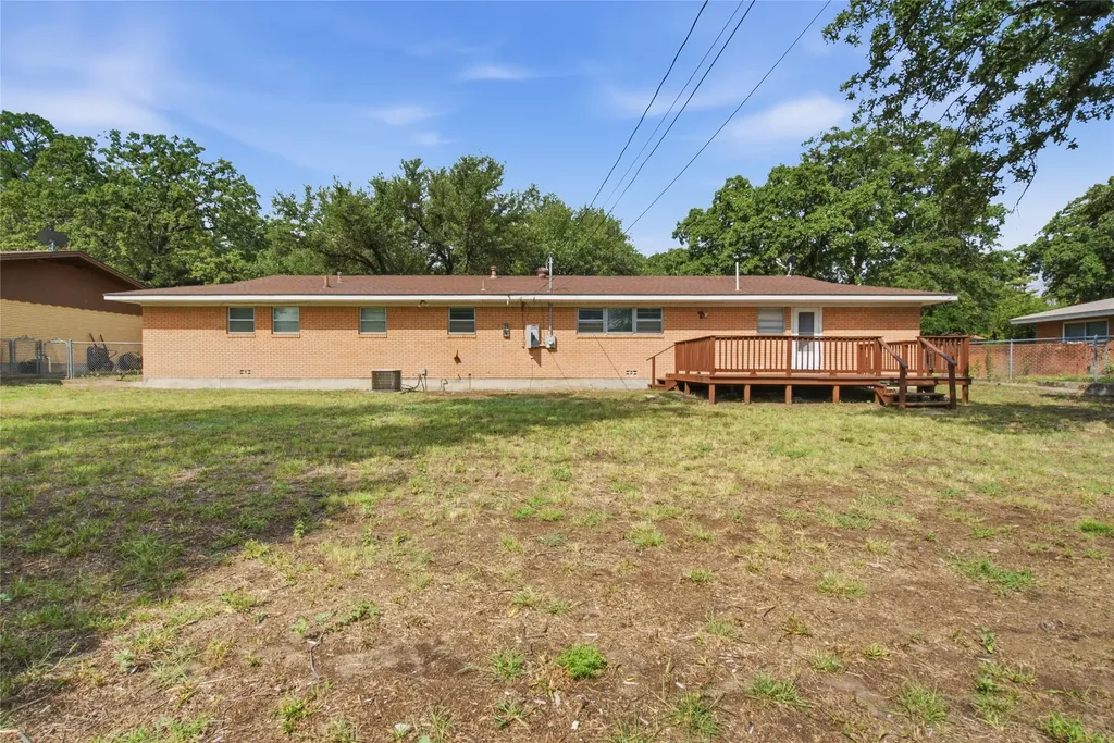 1389 N Wildwood Drive Stephenville TX 76401