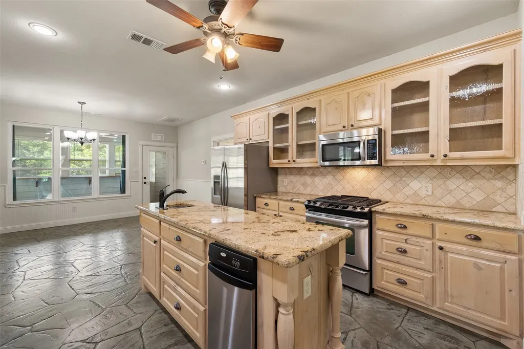 5545 Fm 416 Streetman TX 75859