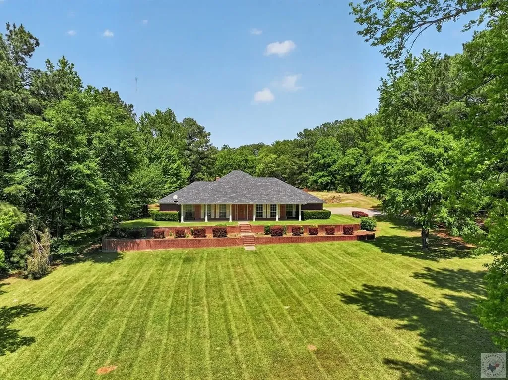 100 Barfield Lane New Boston TX 75570