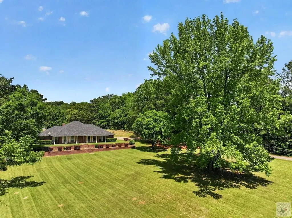 100 Barfield Lane New Boston TX 75570