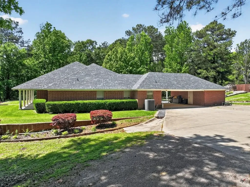 100 Barfield Lane New Boston TX 75570