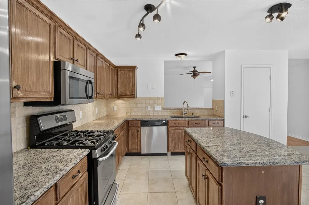 2805 Nandina Street Mckinney TX 75071