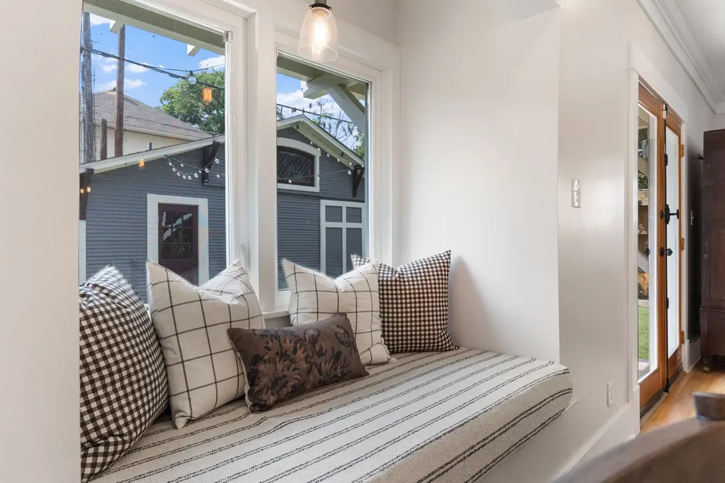 4933 Victor Street Dallas TX 75214