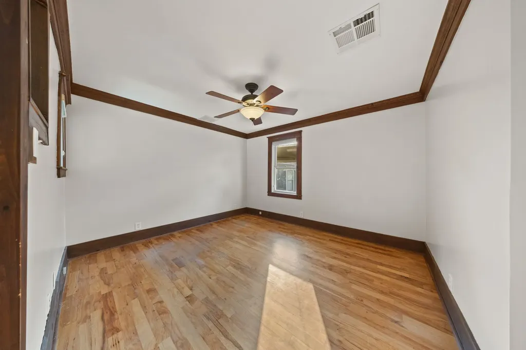 4933 Victor Street Dallas TX 75214