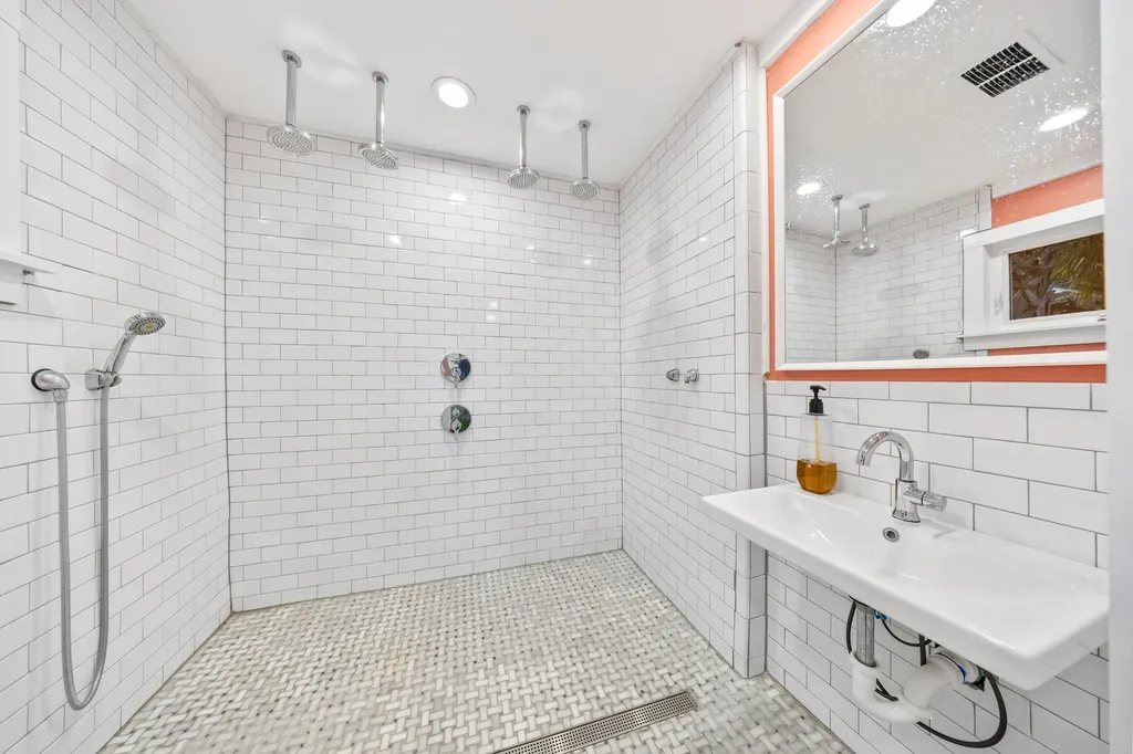 4933 Victor Street Dallas TX 75214
