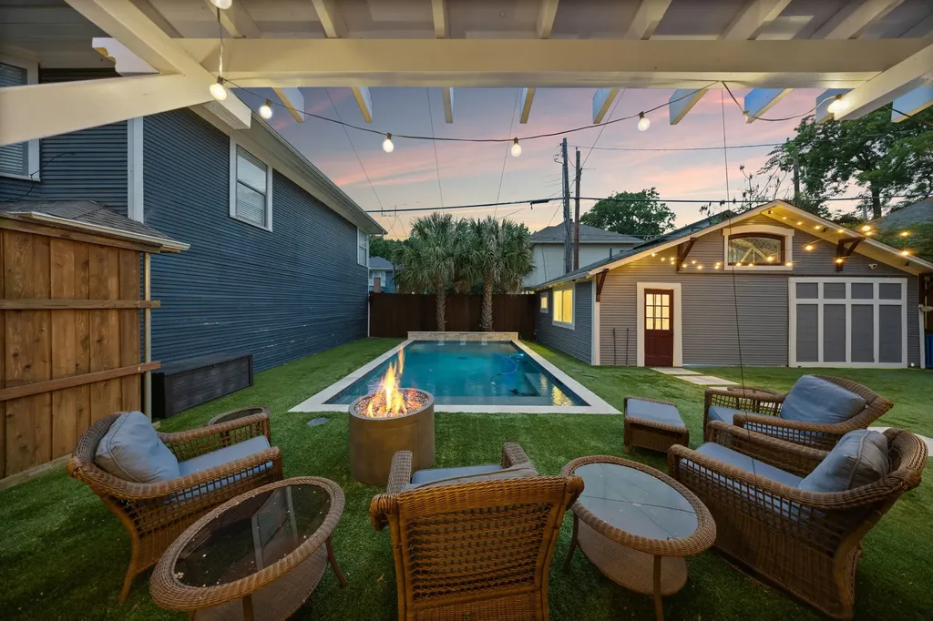 4933 Victor Street Dallas TX 75214