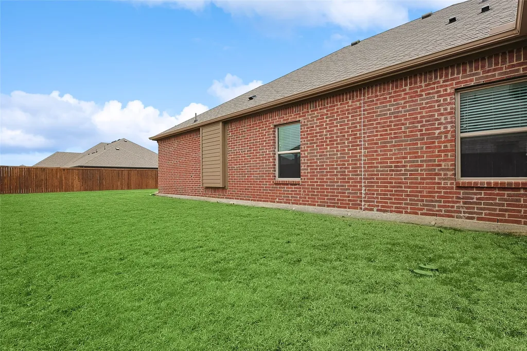 537 Oleander Drive Royse City TX 75189
