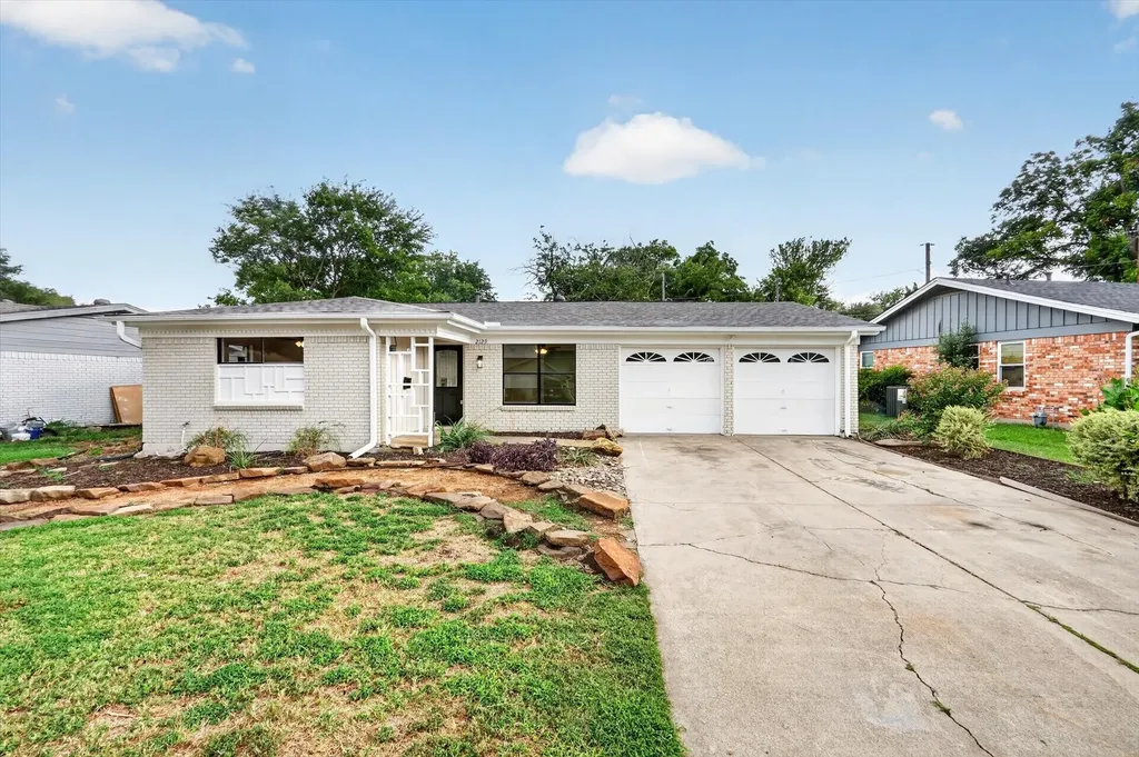 2129 Cliff Park Fort Worth TX 76134