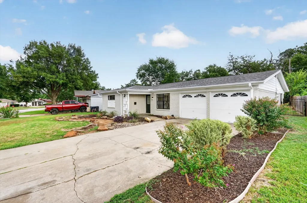 2129 Cliff Park Fort Worth TX 76134