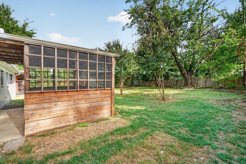 2129 Cliff Park Fort Worth TX 76134