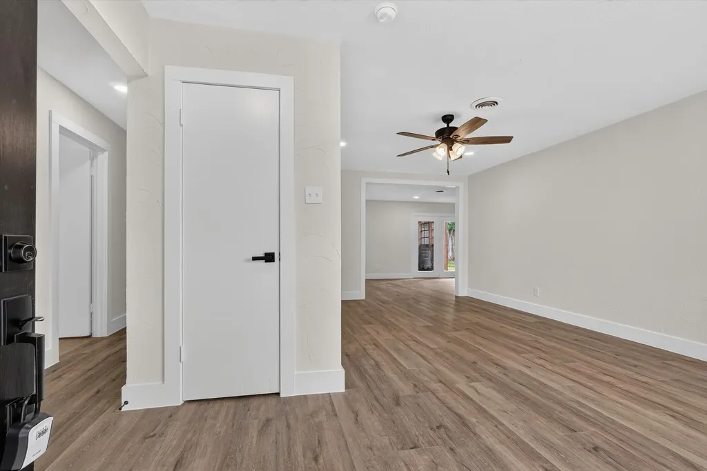 2129 Cliff Park Fort Worth TX 76134