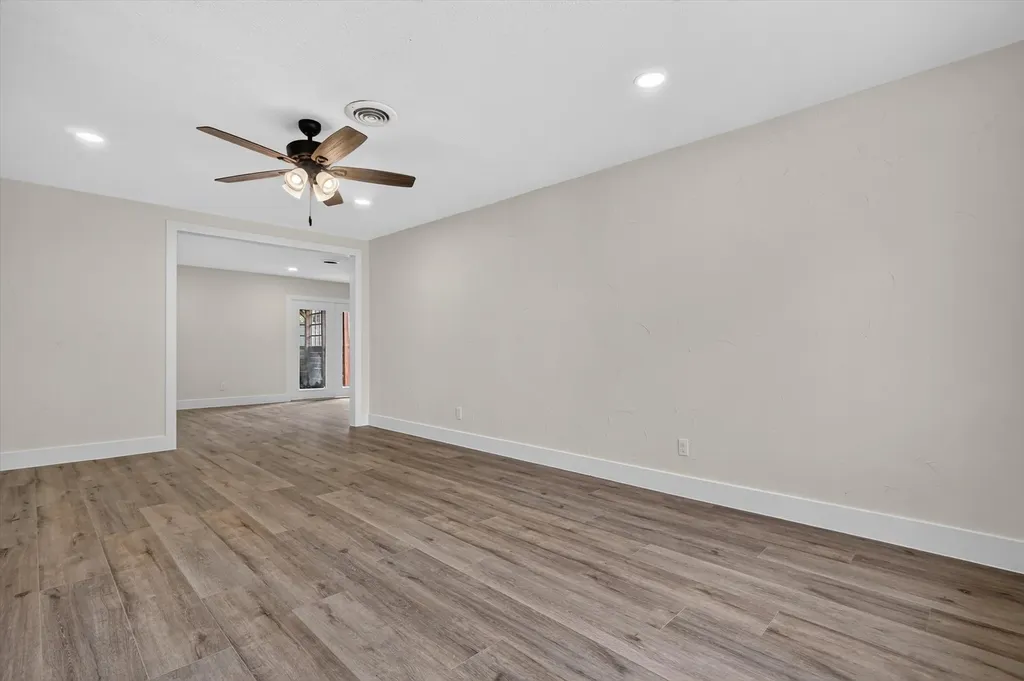 2129 Cliff Park Fort Worth TX 76134