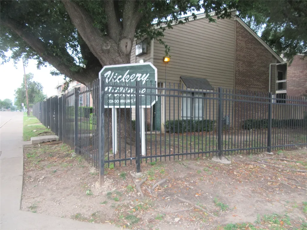 5750 Phoenix Drive Dallas TX 75231