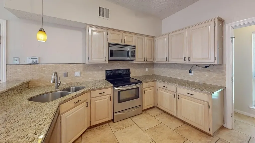 2209 Meadowstone Drive Carrollton TX 75006