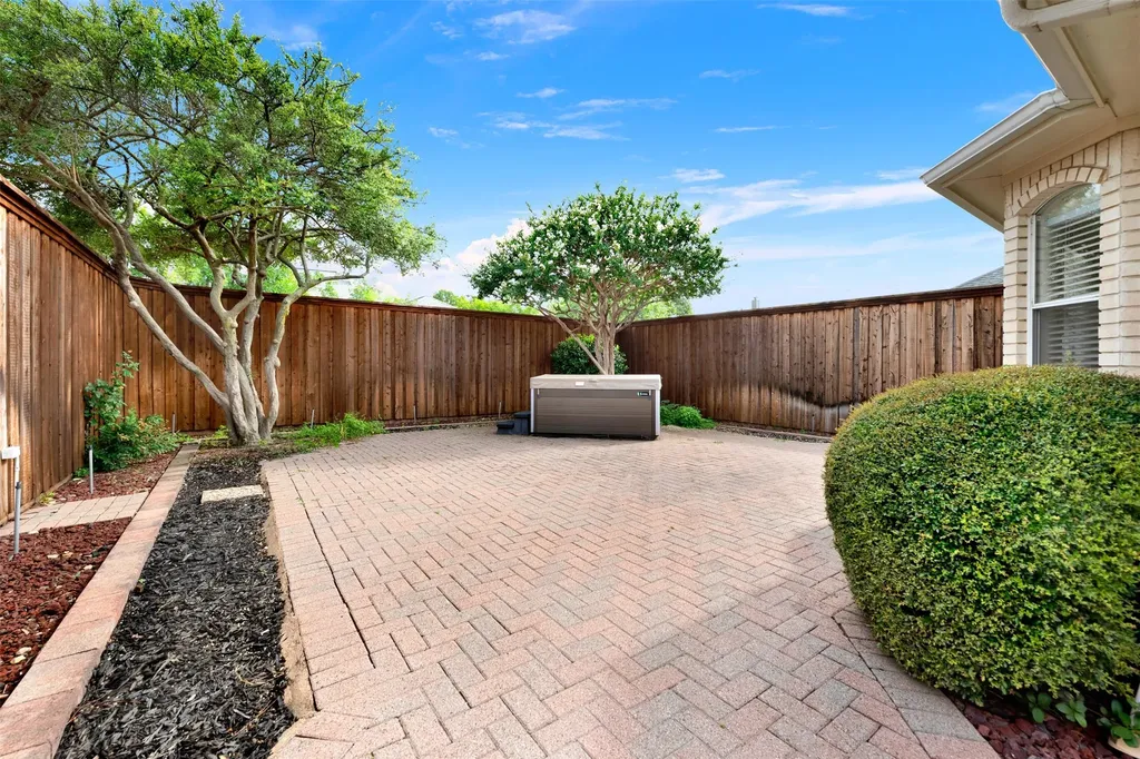 6064 Buffridge Trail Dallas TX 75252