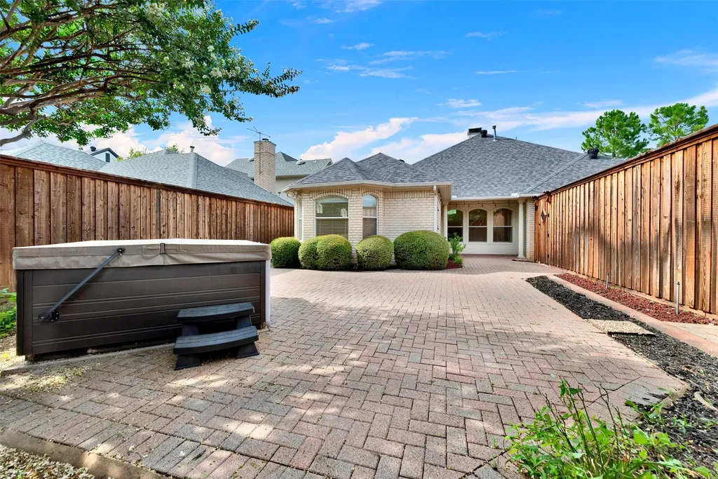 6064 Buffridge Trail Dallas TX 75252