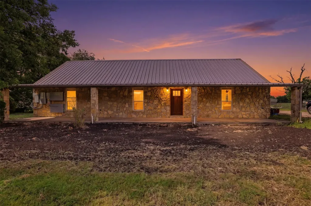5377 Fm 219 W Carlton TX 76436
