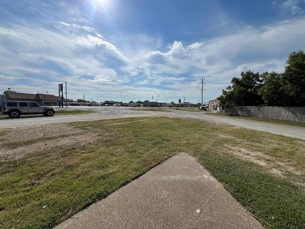 804 S Bosque Street Whitney TX 76692