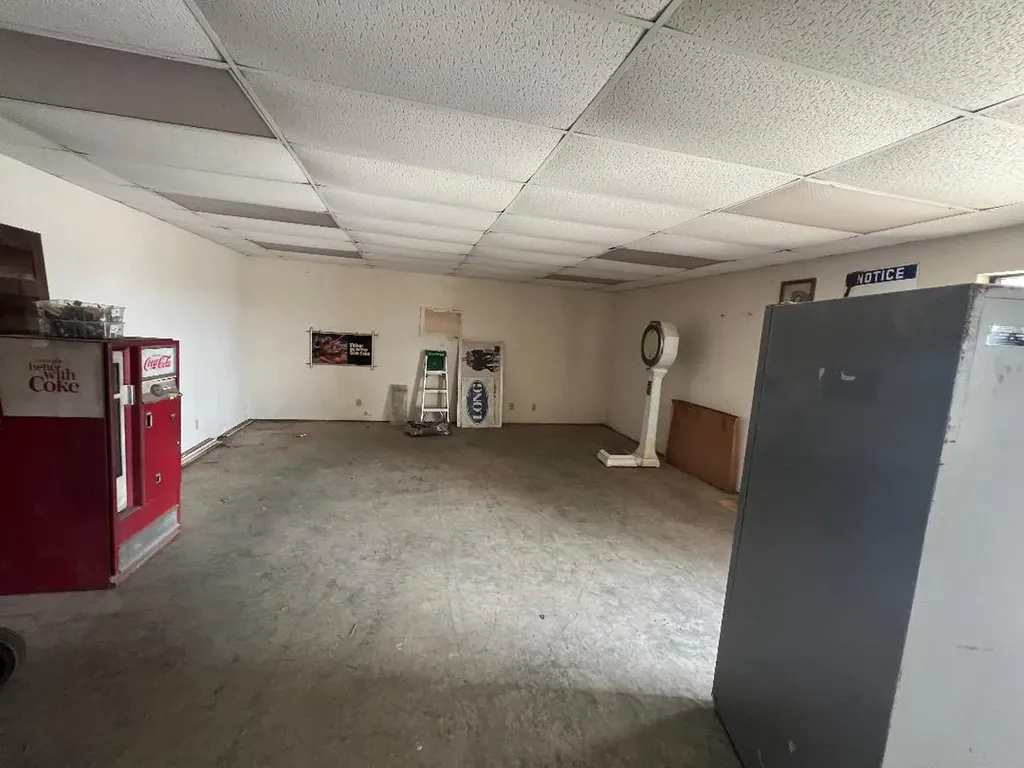 804 S Bosque Street Whitney TX 76692